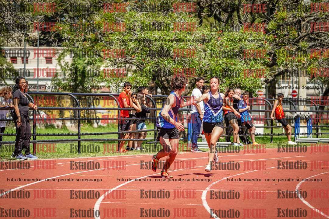 Fotos de las Postas 8x200 m de mujeres y varones - FINAL