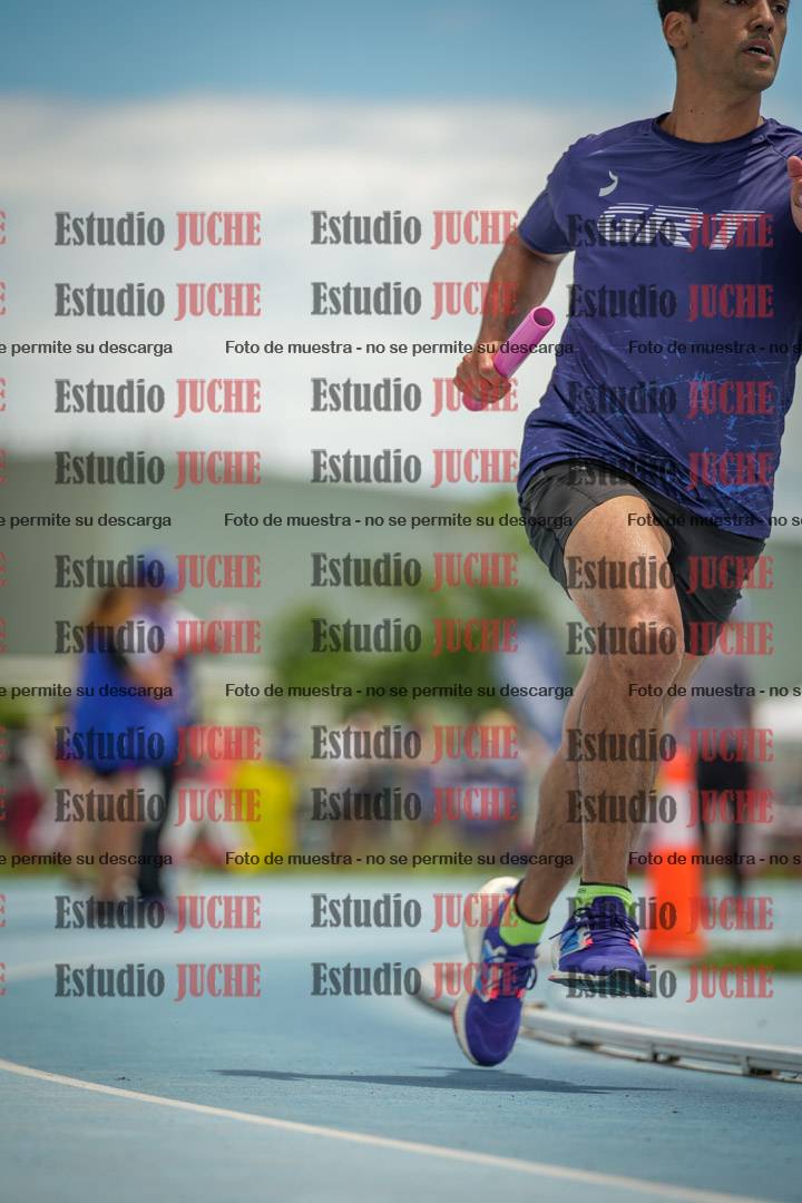 Fotos durante el transcurso de los relevos 20' para running teams - serie 2