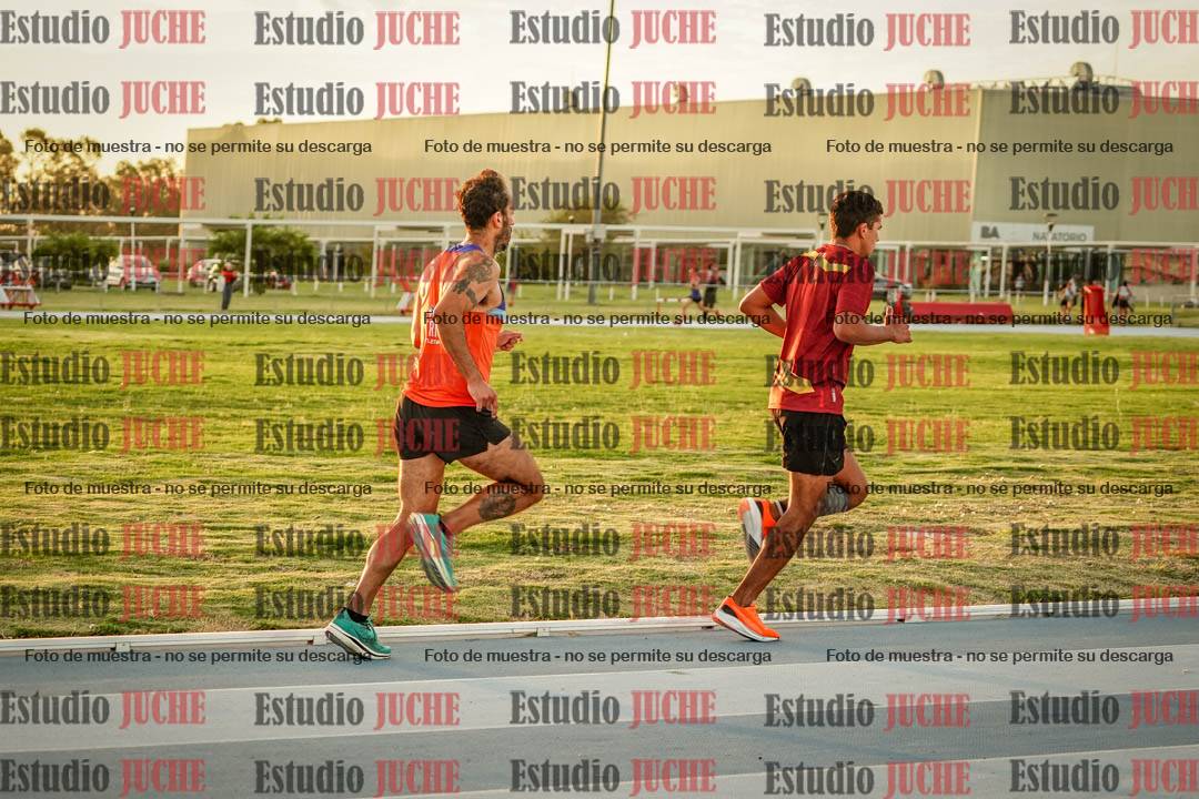 Fotos de los 3000 m llanos de varones