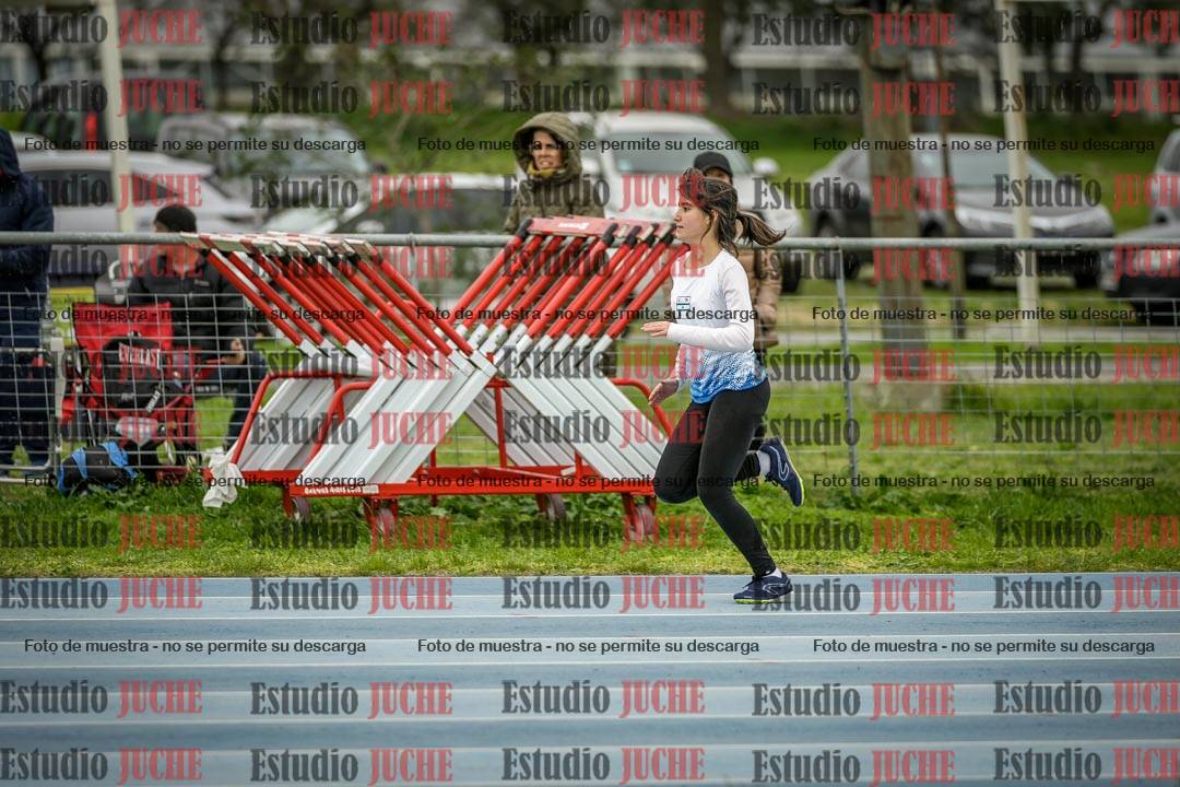 Fotos de los 300 m llanos de mujeres - U17