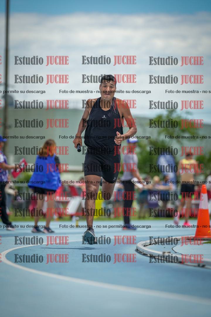 Fotos durante el transcurso de los relevos 20' para running teams - serie 2