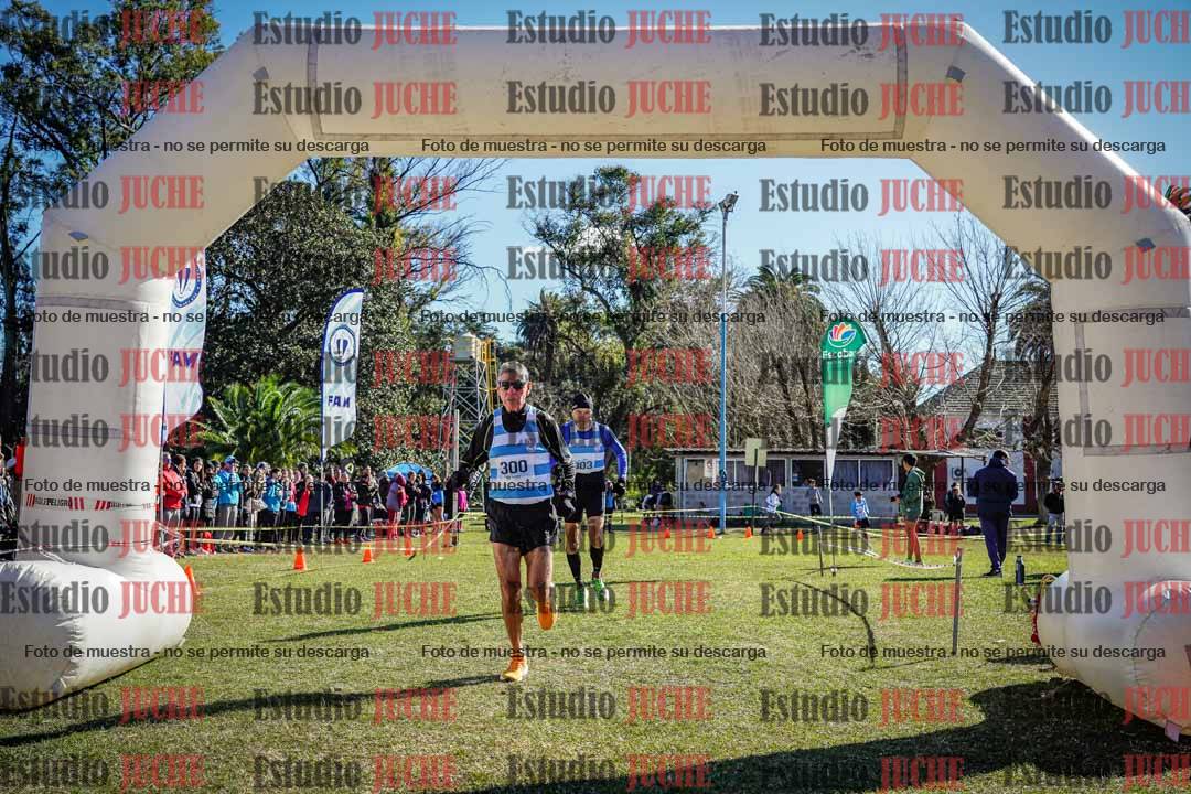 Fotos de la llegada del cross de 1500 m