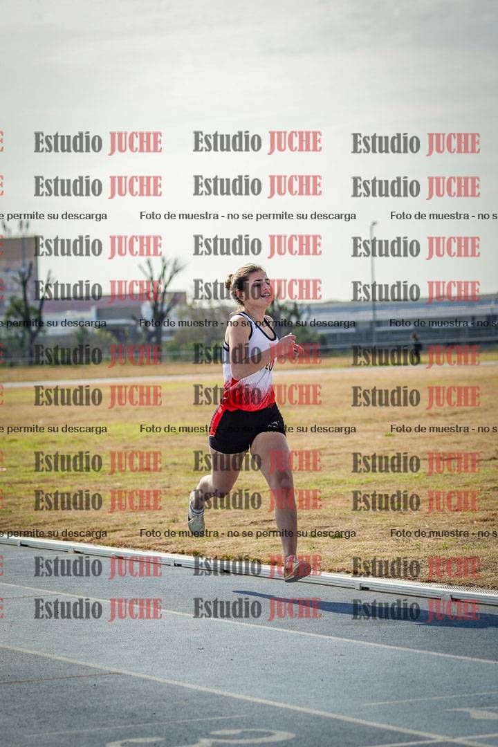 Fotos de los 800 m llanos de mujeres - combinadas 7