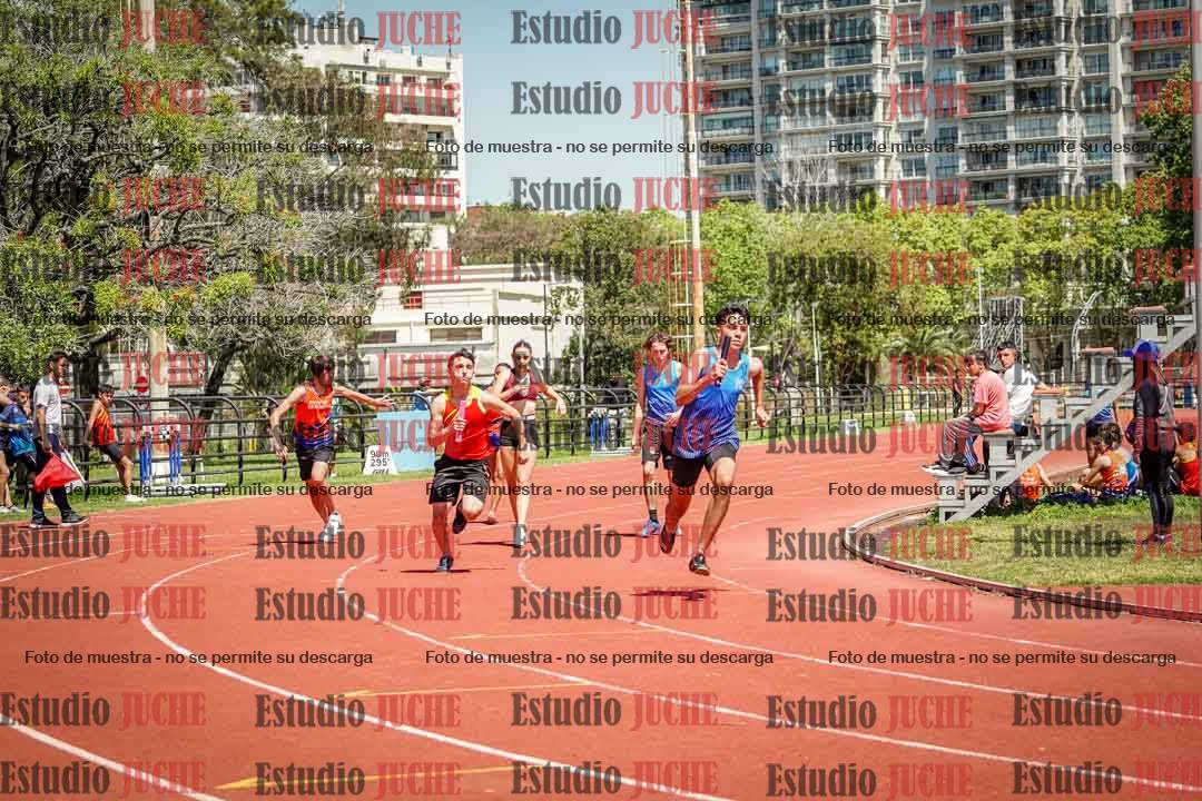 Fotos de las Postas 8x200 m de mujeres y varones - FINAL