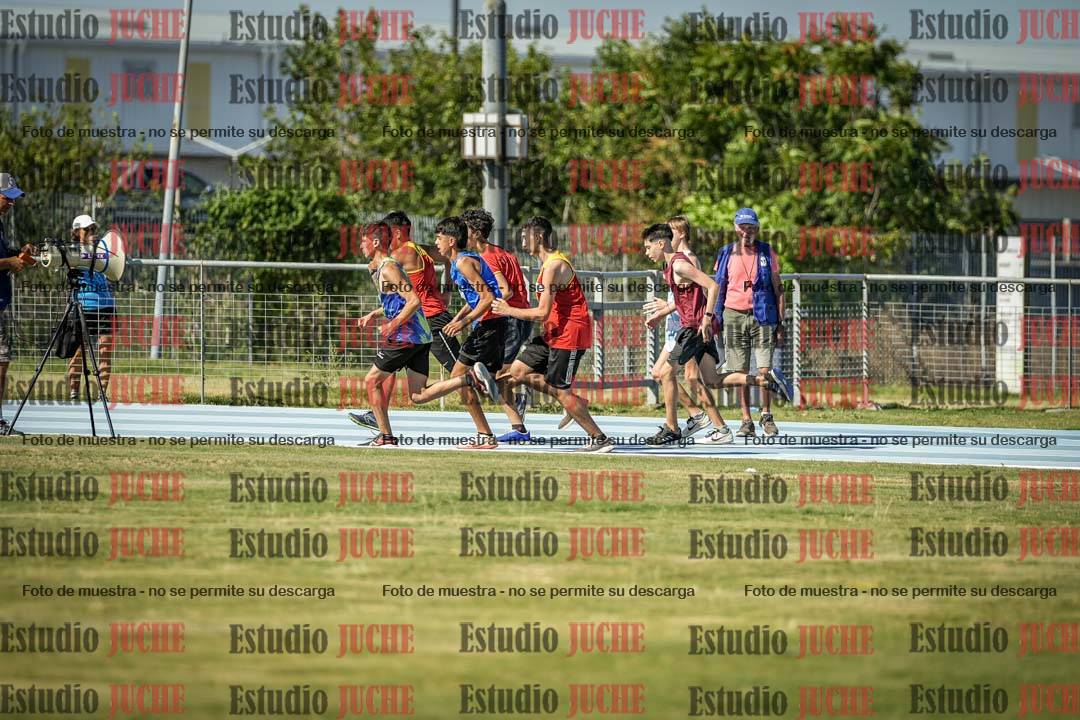 Fotos de los 600 m llanos de varones