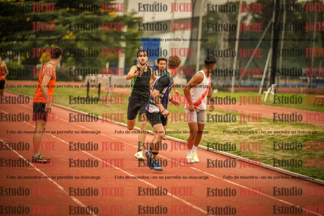 Fotos de las Postas 4x400 m de varones