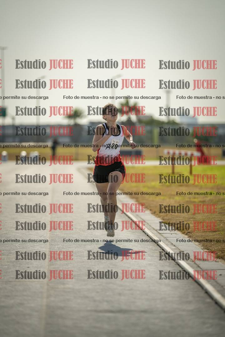 Fotos de los 800 m llanos de mujeres - combinadas 7