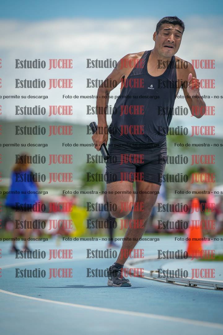 Fotos durante el transcurso de los relevos 20' para running teams - serie 2