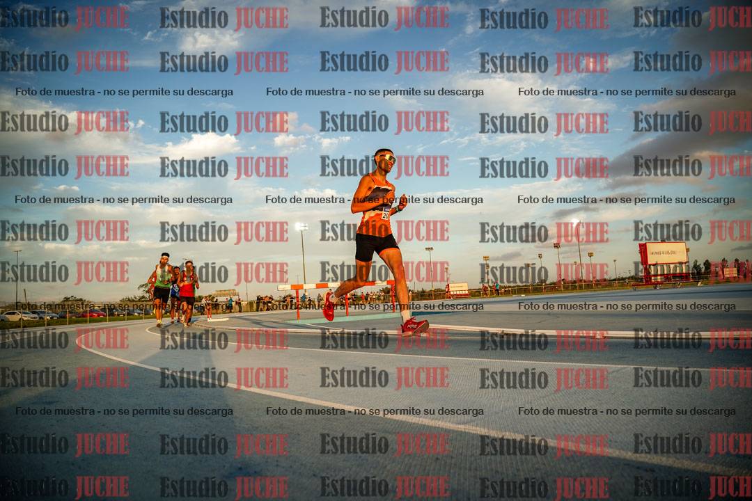 Fotos de los 3000 m llanos de varones