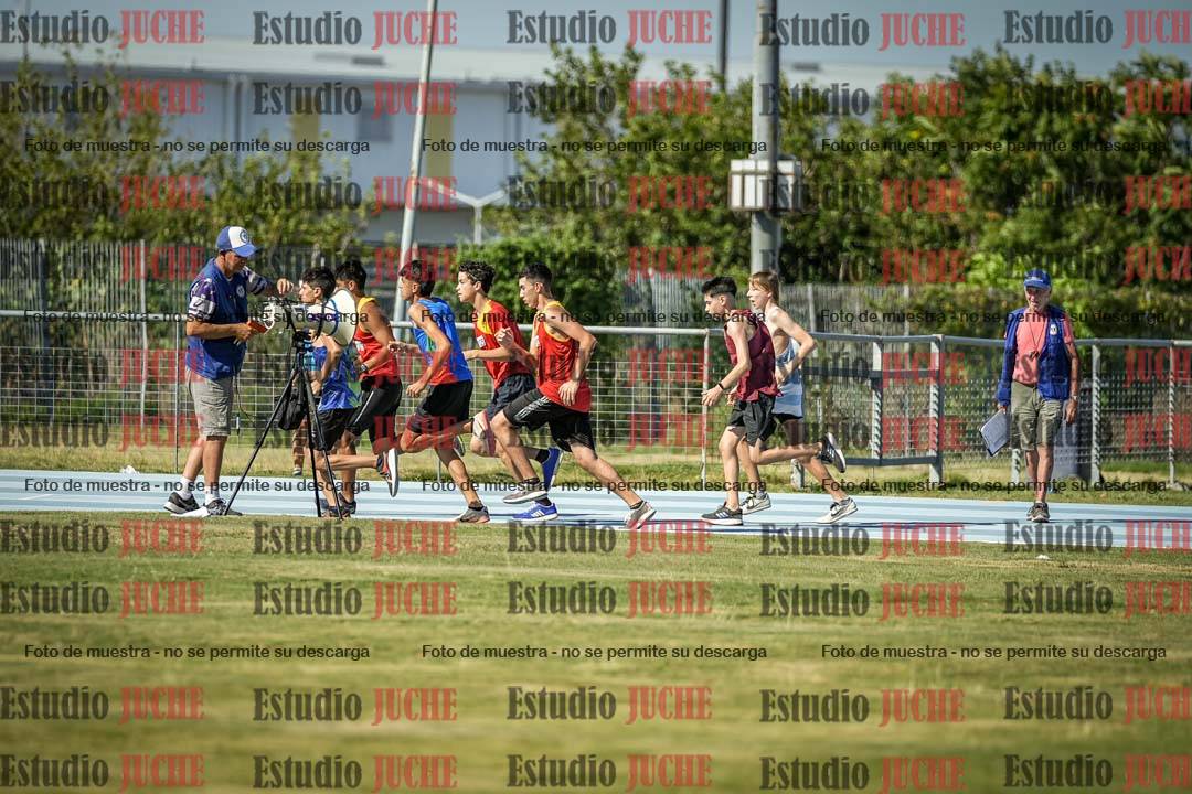 Fotos de los 600 m llanos de varones