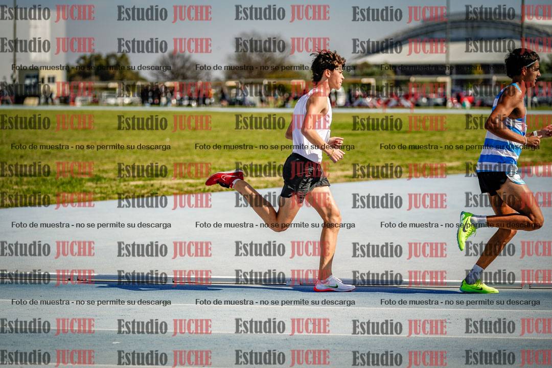 Fotos de los 3000 m llanos de varones