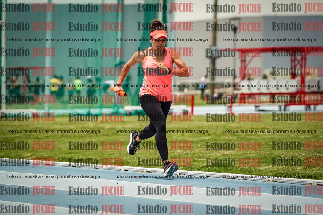 Fotos durante el transcurso de los relevos 20' para running teams - serie 2
