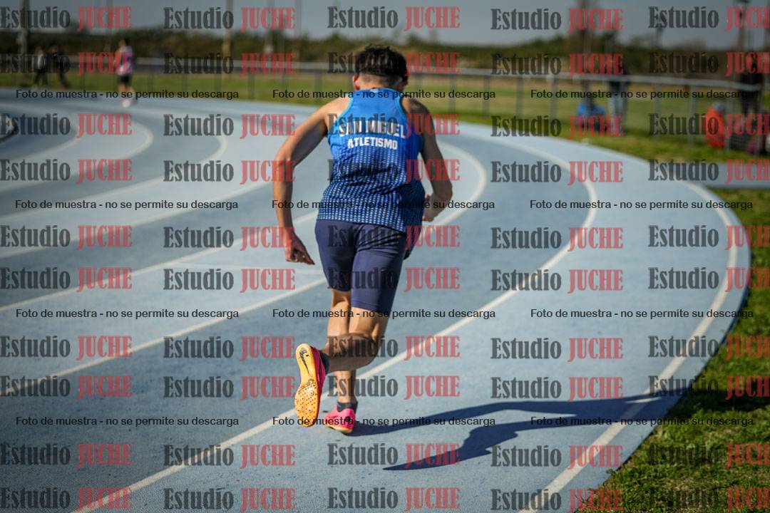 Fotos de los 400 m llanos de varones