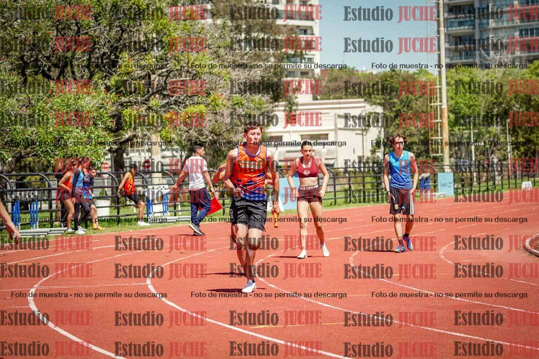 Fotos de las Postas 8x200 m de mujeres y varones - FINAL
