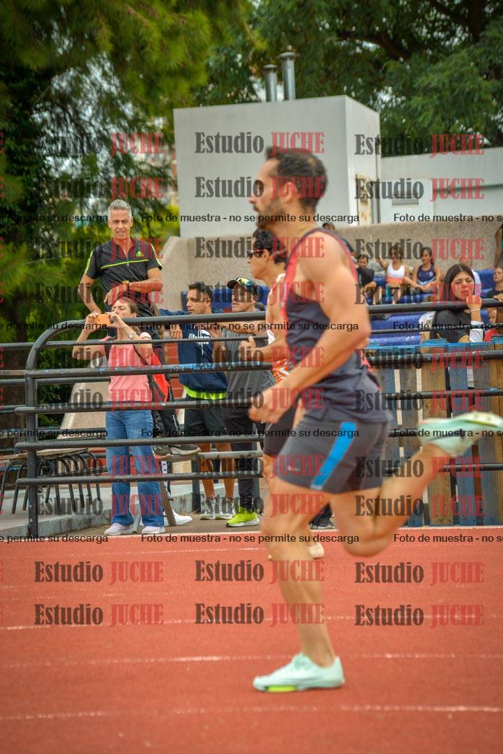 Fotos de los 400 m llanos de varones