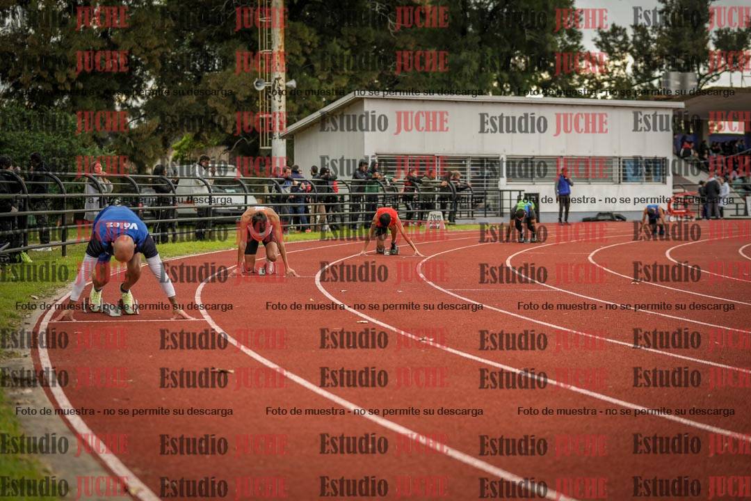 Fotos de los 400 m llanos de varones