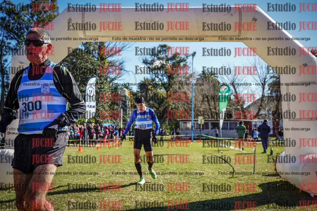 Fotos de la llegada del cross de 1500 m