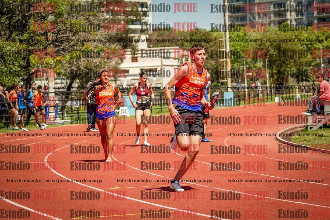 Fotos de las Postas 8x200 m de mujeres y varones - FINAL