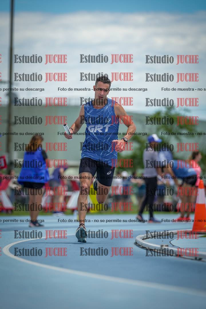 Fotos durante el transcurso de los relevos 20' para running teams - serie 2