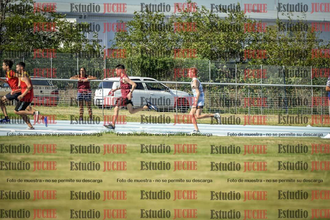 Fotos de los 600 m llanos de varones