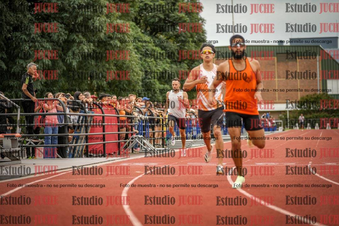 Fotos de los 400 m llanos de varones