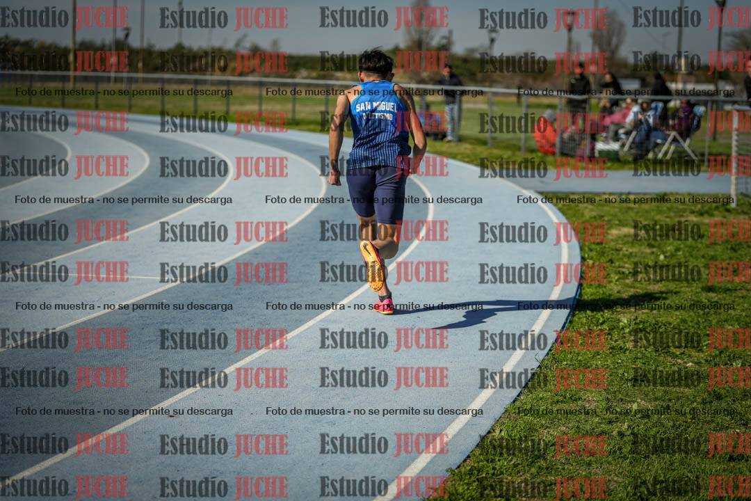 Fotos de los 400 m llanos de varones