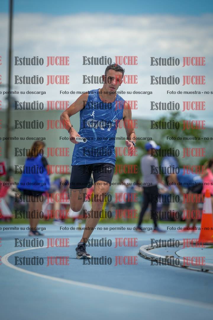 Fotos durante el transcurso de los relevos 20' para running teams - serie 2