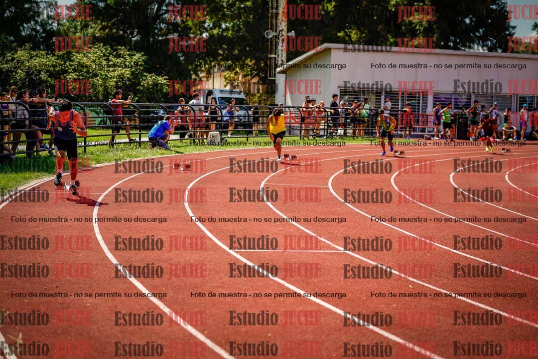 Fotos de los 400 m llanos de varones