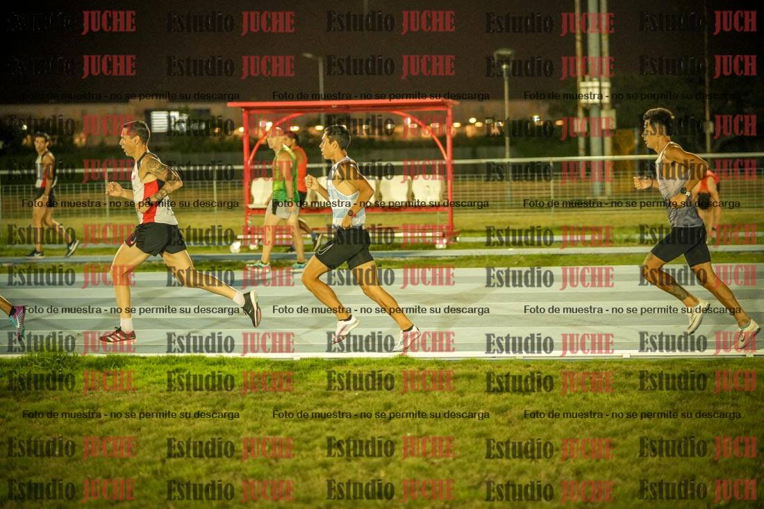 Fotos de los 3000 m llanos de varones