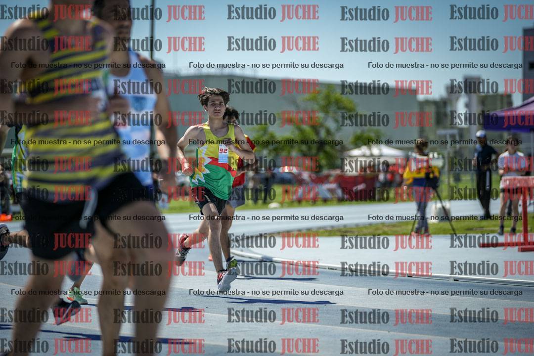 Fotos de los 800 m llanos de varones