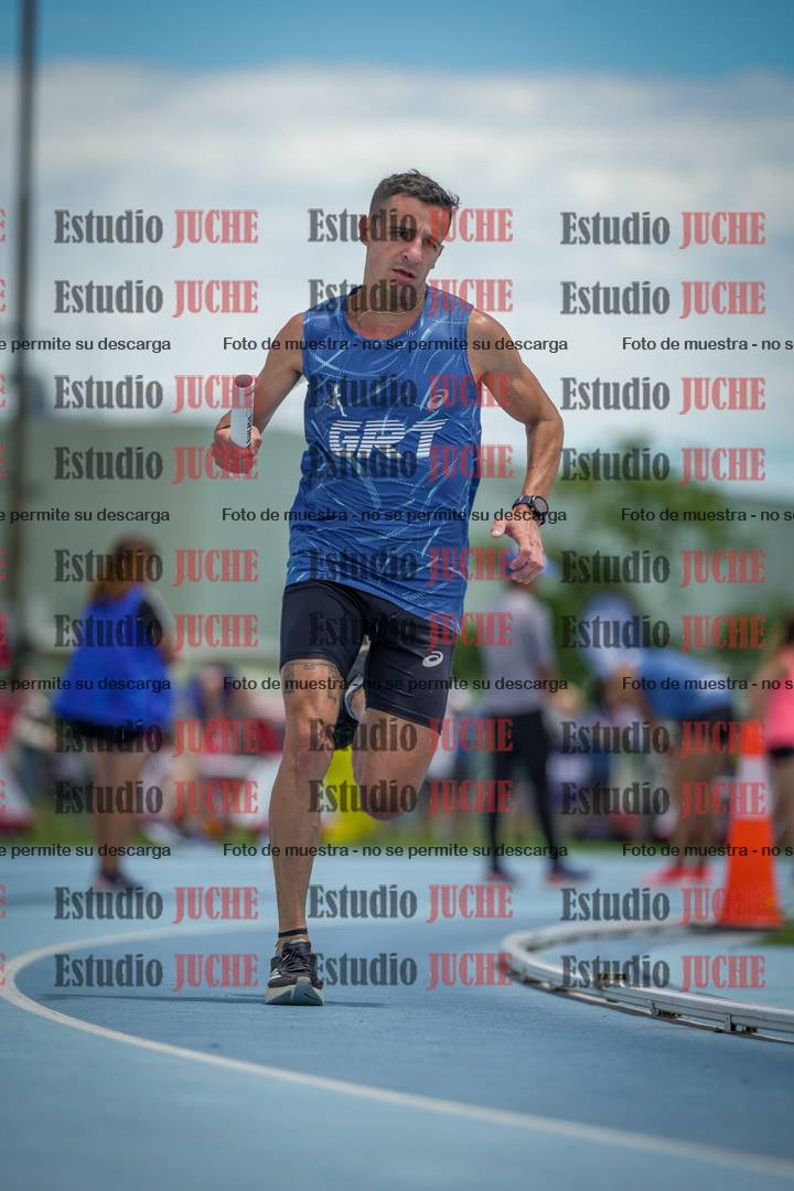 Fotos durante el transcurso de los relevos 20' para running teams - serie 2