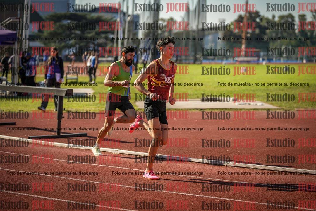 Fotos de los 800 m llanos de varones