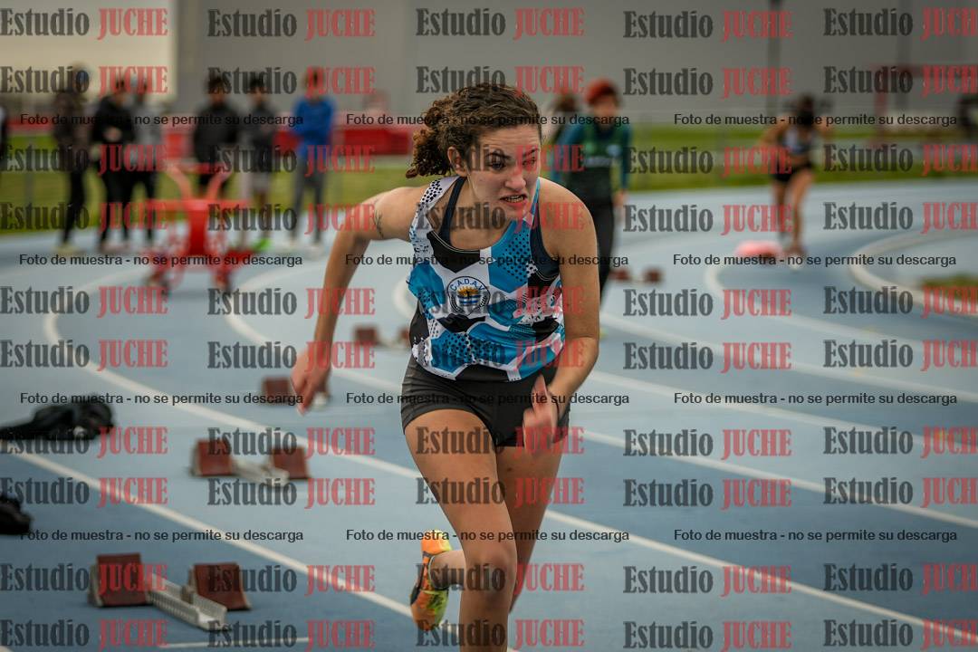 Fotos de los 300 m llanos de mujeres - U17