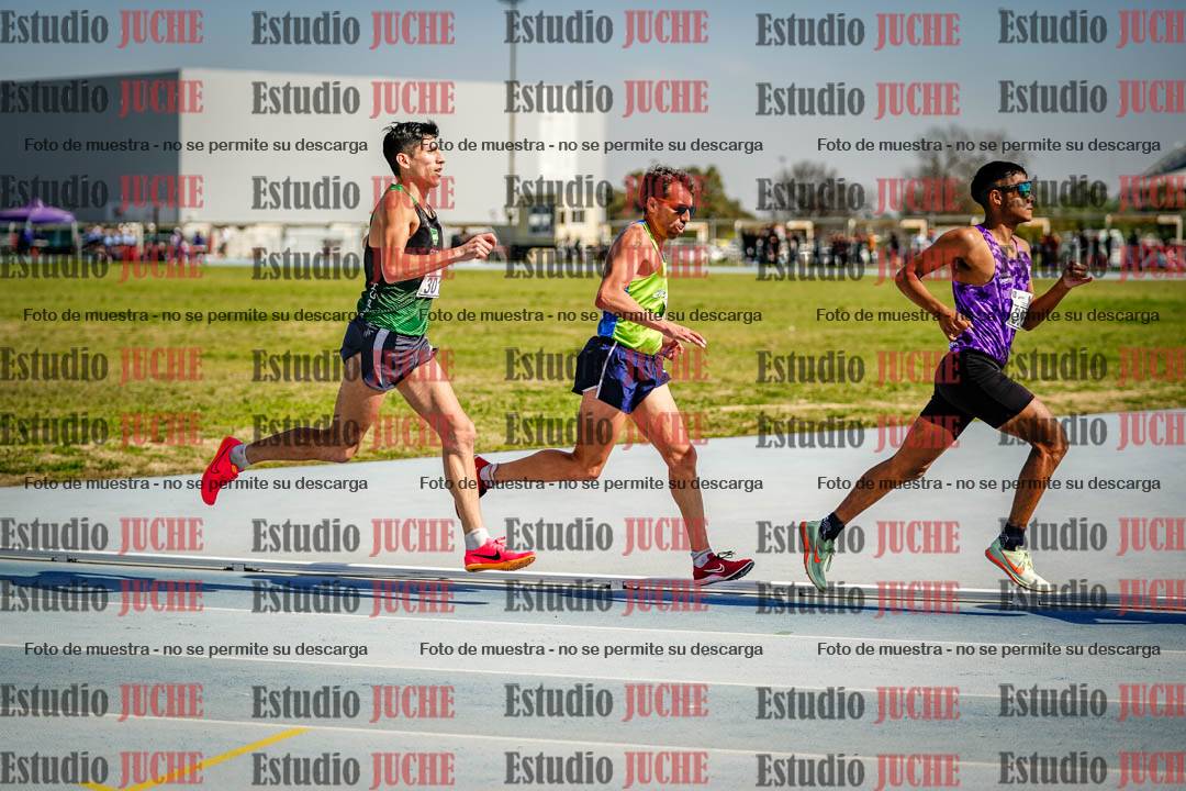 Fotos de los 3000 m llanos de varones