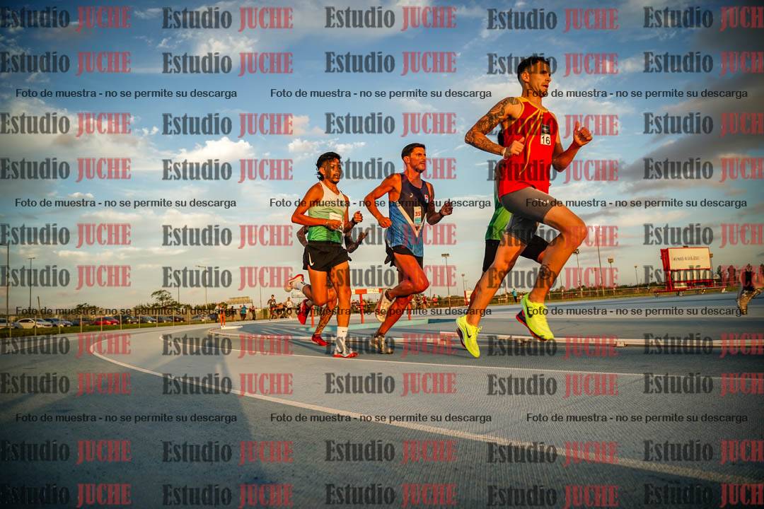 Fotos de los 3000 m llanos de varones