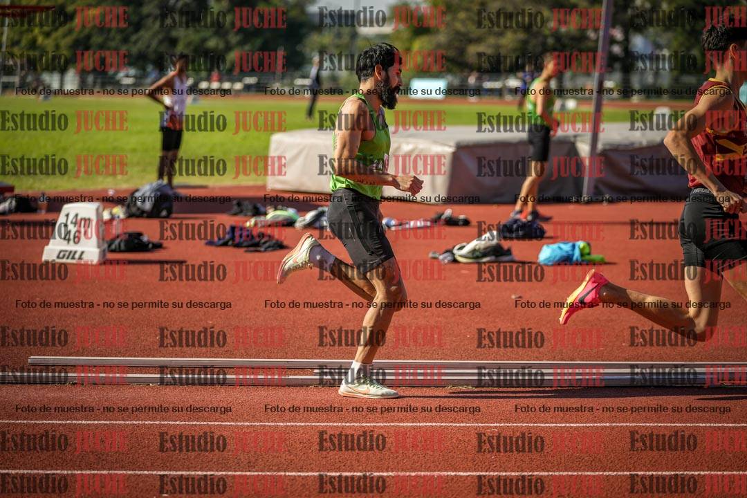 Fotos de los 800 m llanos de varones