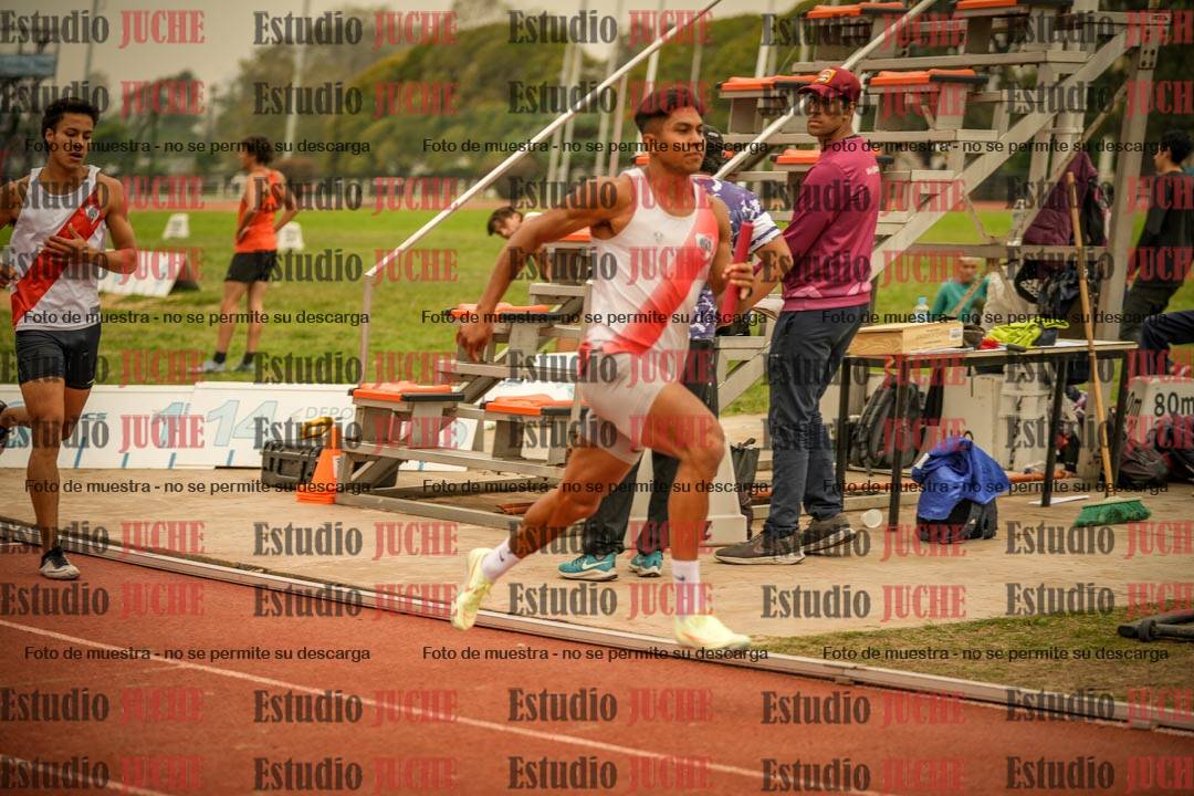 Fotos de las Postas 4x400 m de varones