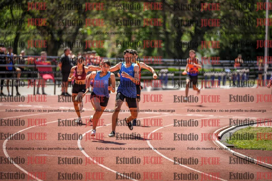 Fotos de las Postas 8x200 m de mujeres y varones - FINAL