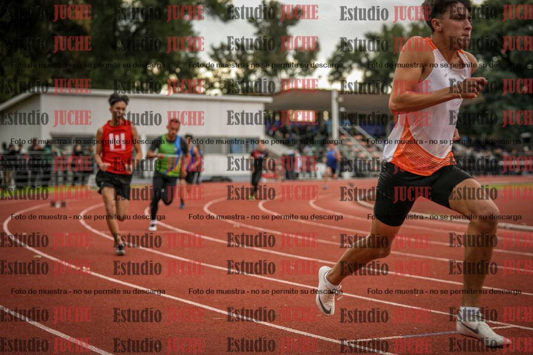 Fotos de los 400 m llanos de varones