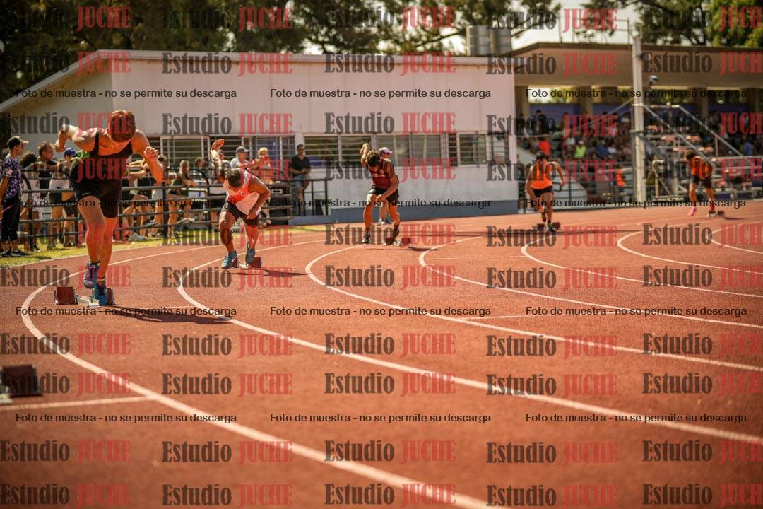 Fotos de los 400 m llanos de varones