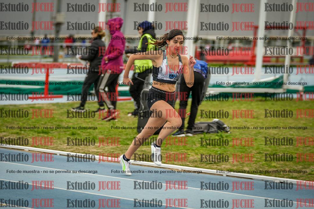Fotos de los 300 m llanos de mujeres - U17