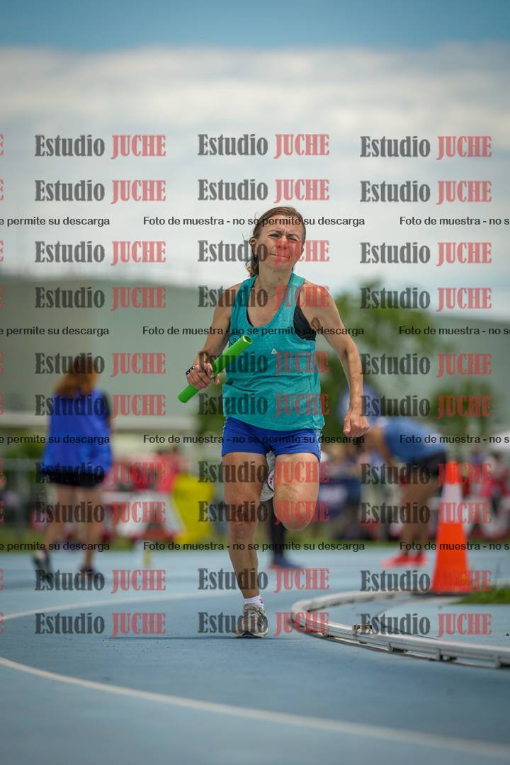 Fotos durante el transcurso de los relevos 20' para running teams - serie 2