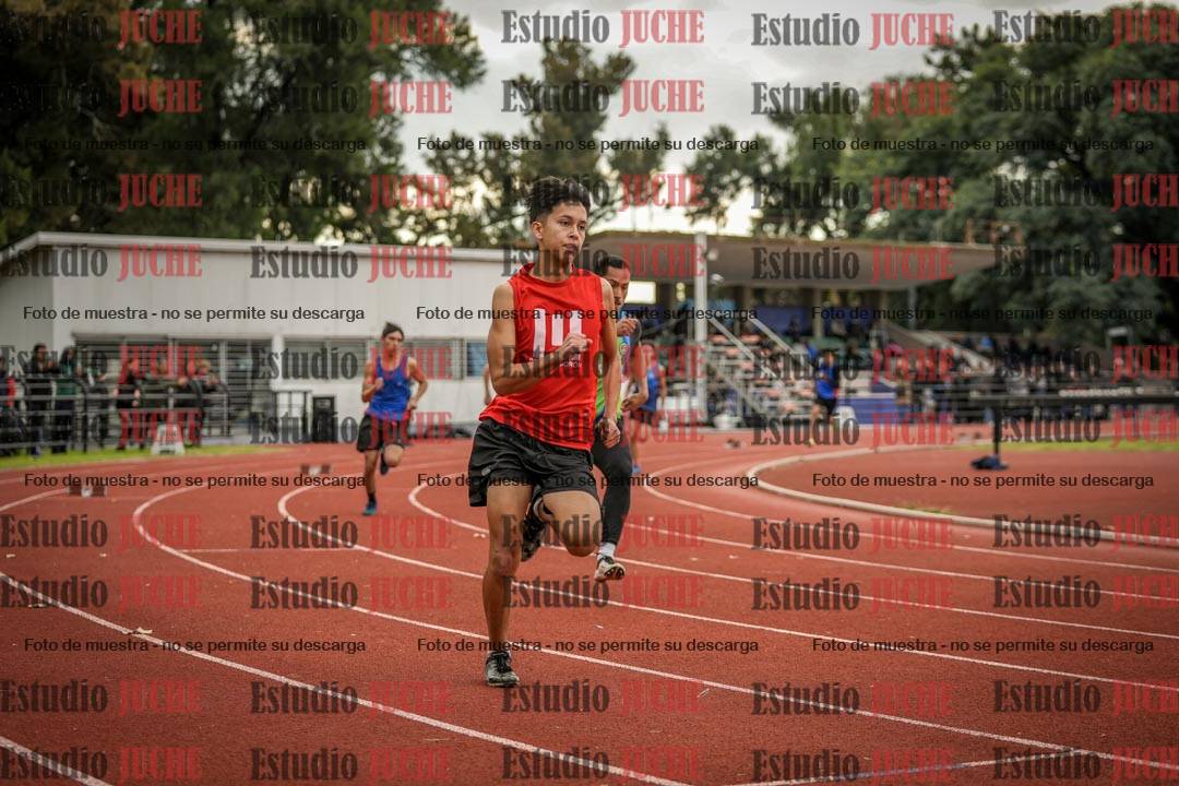 Fotos de los 400 m llanos de varones