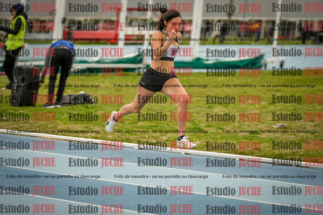 Fotos de los 300 m llanos de mujeres - U17