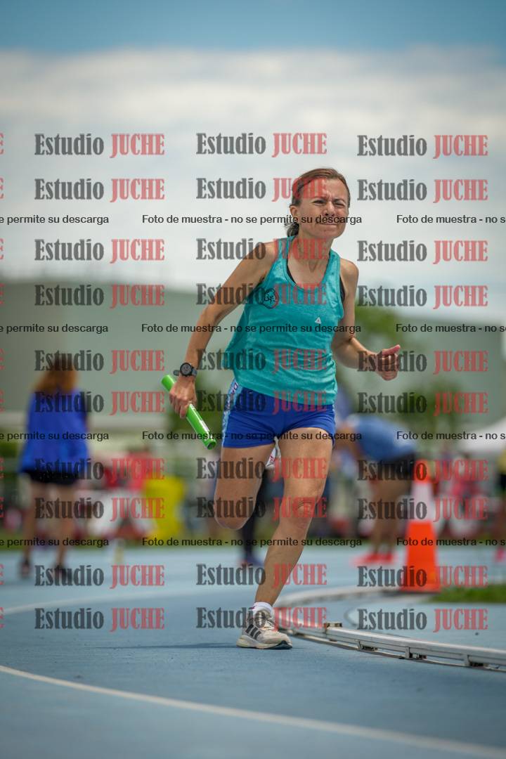 Fotos durante el transcurso de los relevos 20' para running teams - serie 2