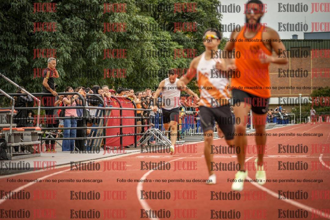 Fotos de los 400 m llanos de varones
