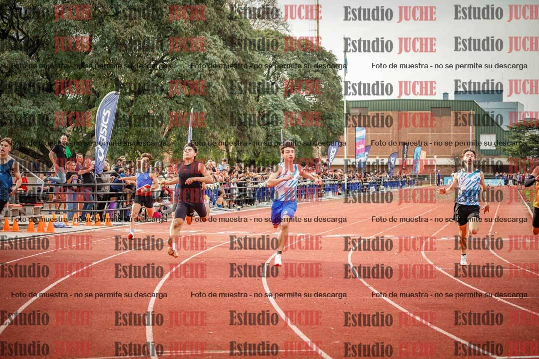 Fotos de los 100 m llanos de varones - FINAL
