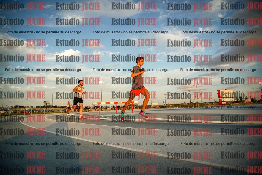 Fotos de los 3000 m llanos de varones