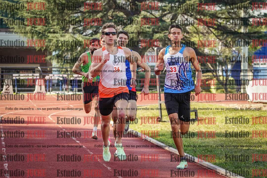 Fotos de los 800 m llanos de varones