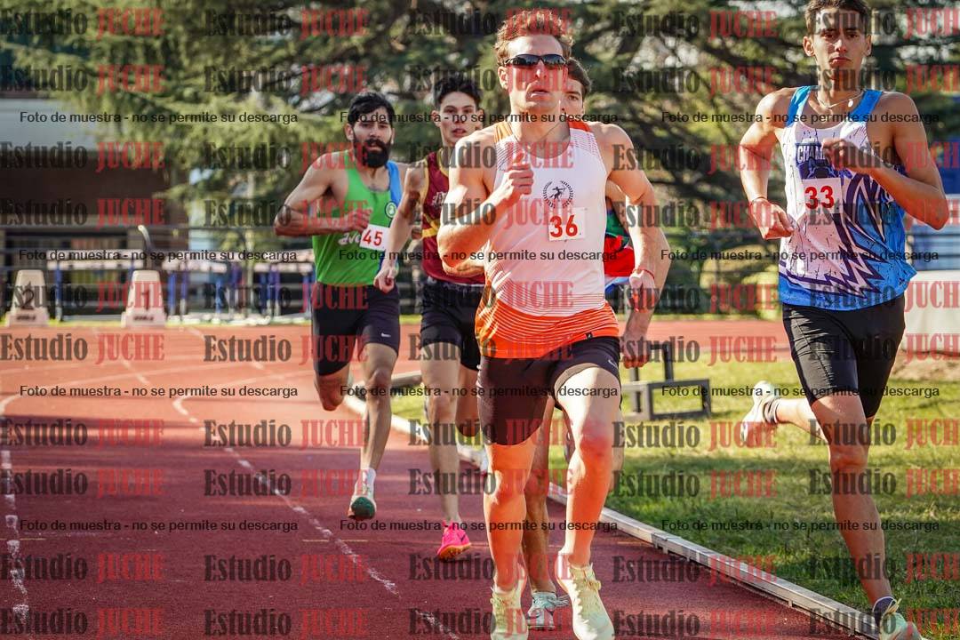 Fotos de los 800 m llanos de varones